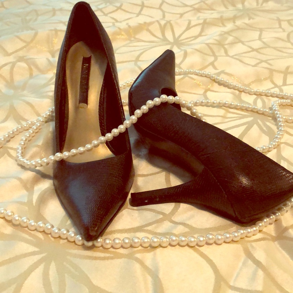 Nine West Brown alligator style heals 8 1/2